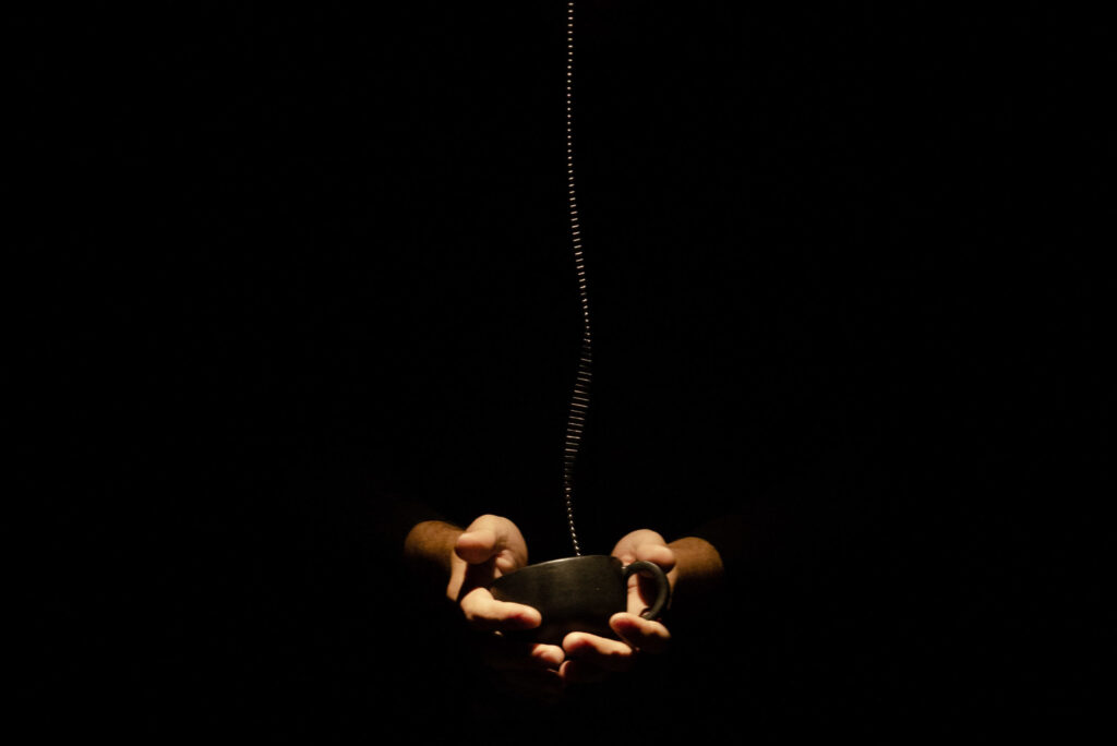 Play «Everything/nothing»