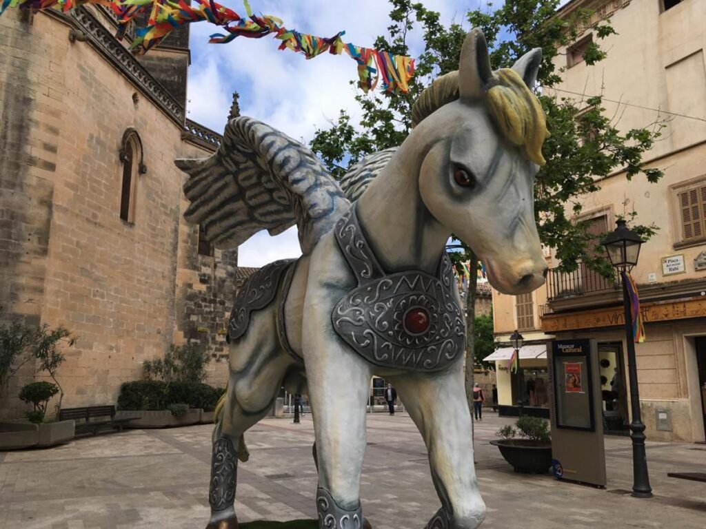 Ferias y Fiestas de Primavera «Manacor Encantat: Leyendas del Mundo»